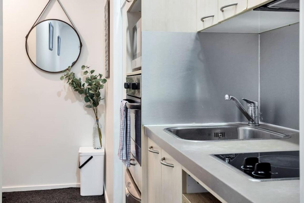 Cute Little Private Studio In The City オークランド エクステリア 写真